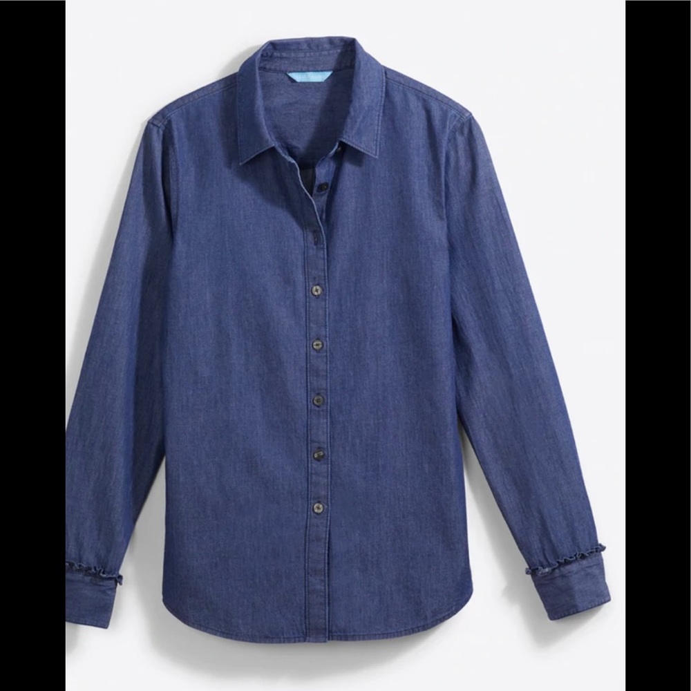 🌼💙Draper James button down in dark wash Chambray. NWOT